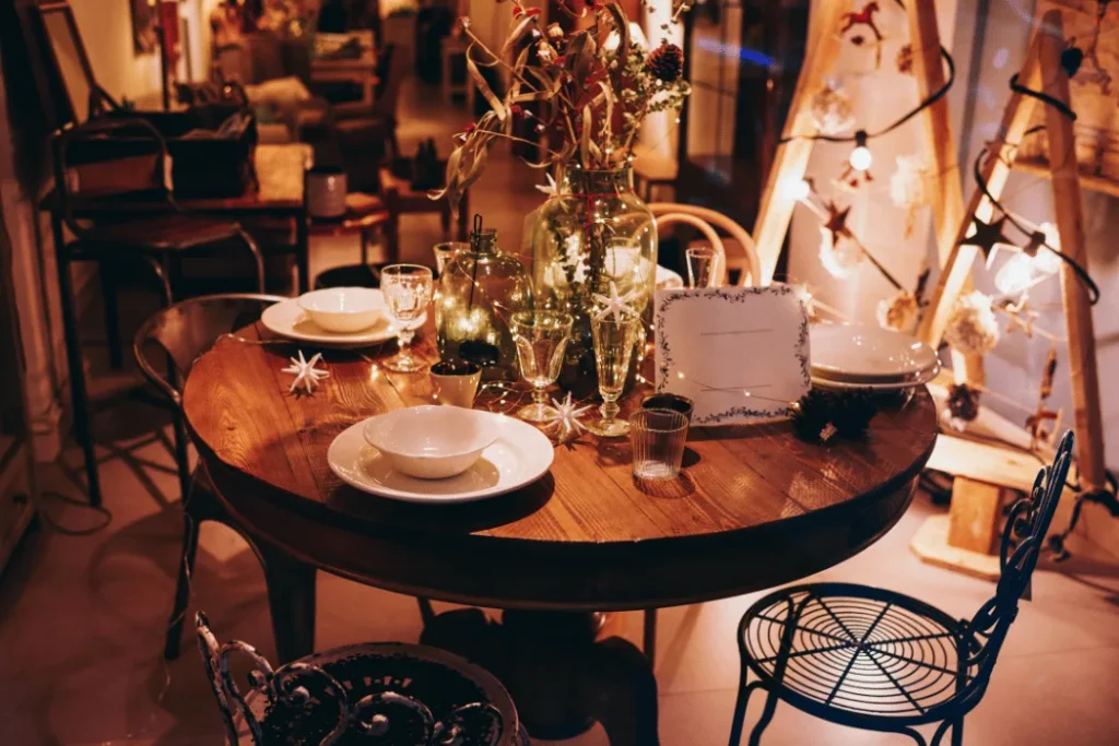 DINING.webp